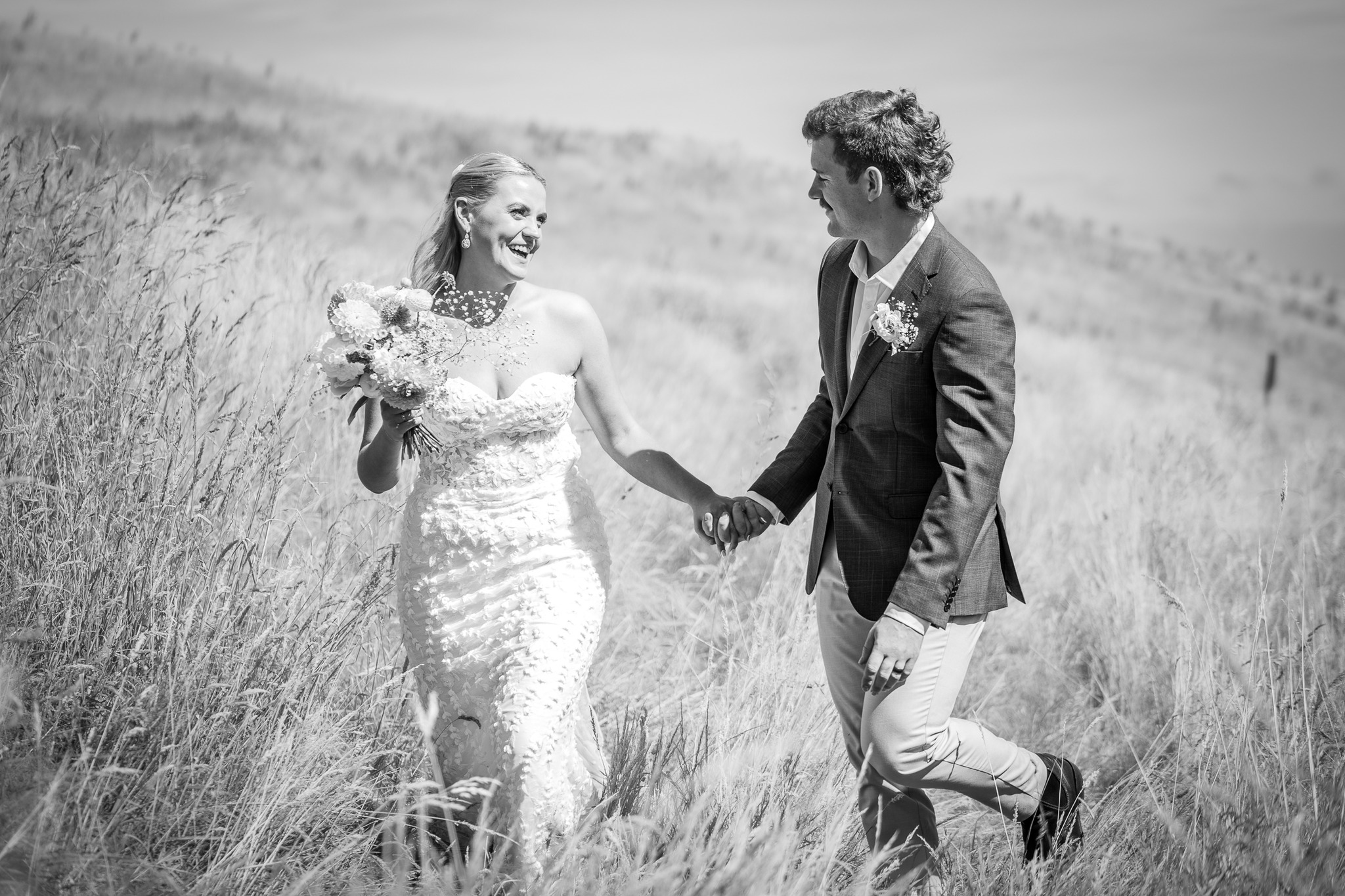 Dunedin Wedding Lochend Bride Groom Grass Field